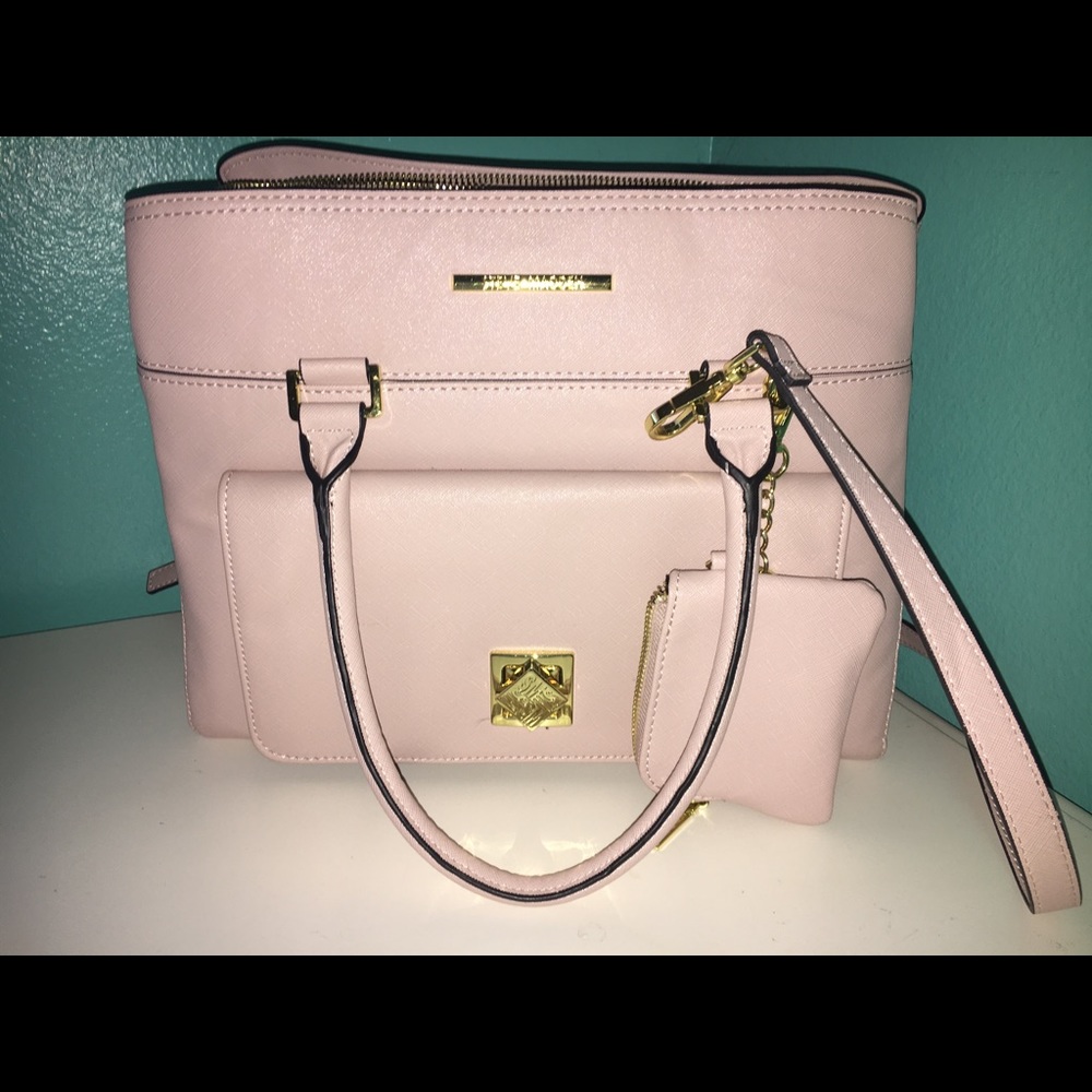 Brand new Steve madden pink purse